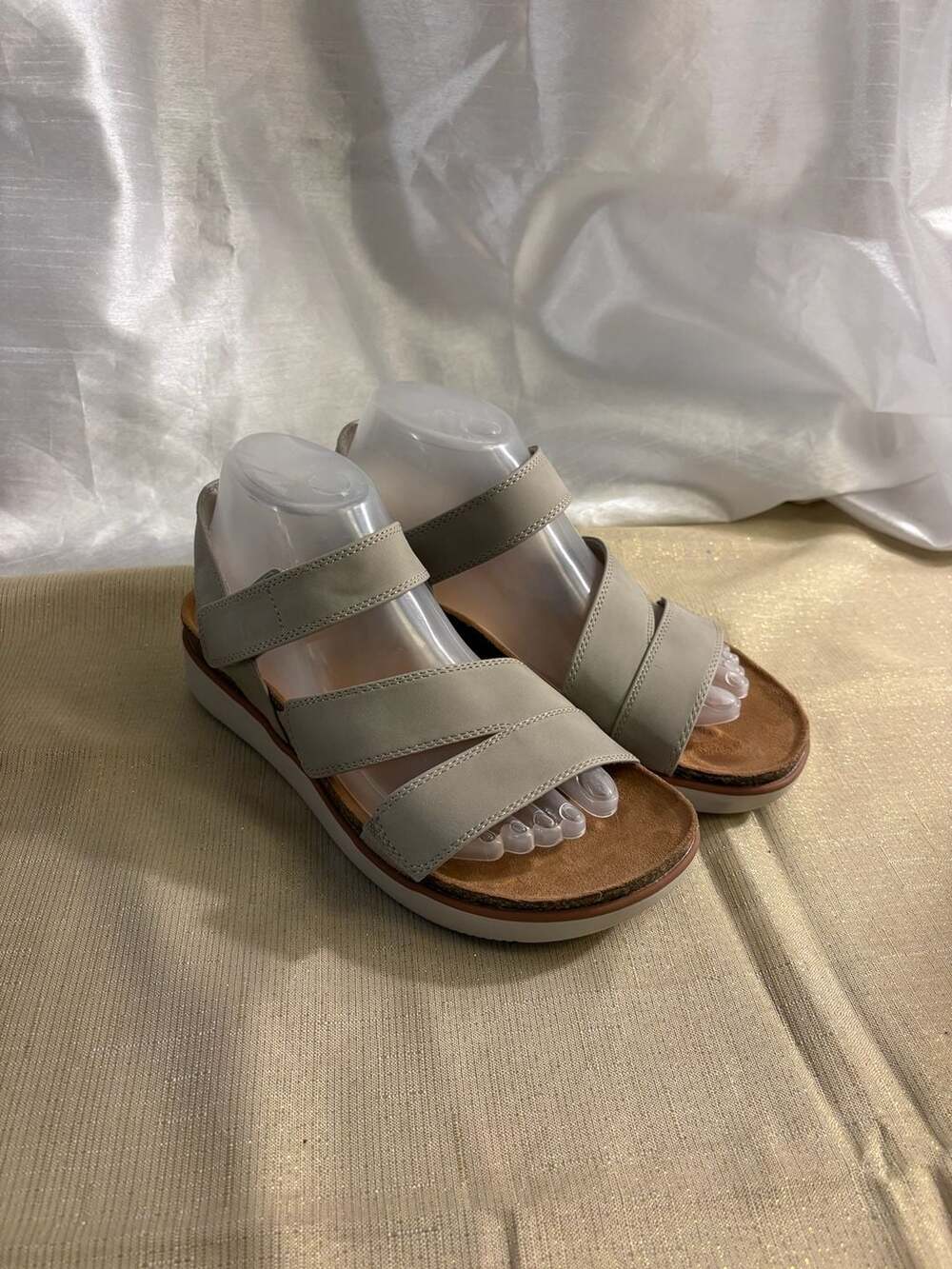 Skechers Women's Relaxed Fit Lifted Comfort Wedge Sandals Taupe Size 9